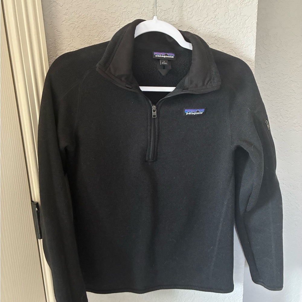 Patagonia women’s Black 1/4 zip